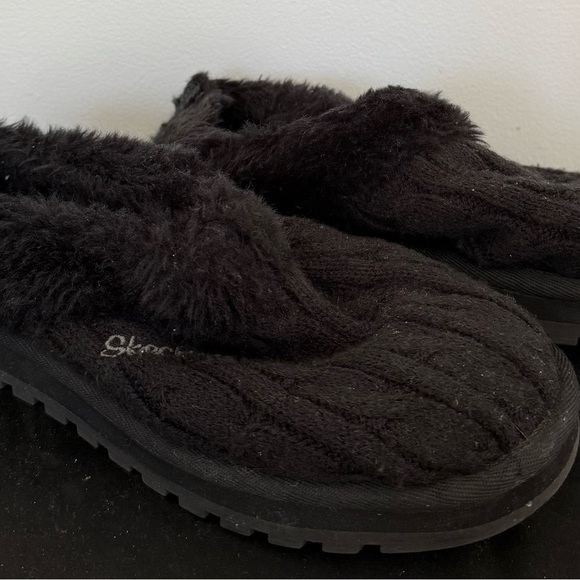 Skechers BOBS | Ice Angel Slippers | Size 6 | Black | Faux Fur | Knit - Picture 2 of 5